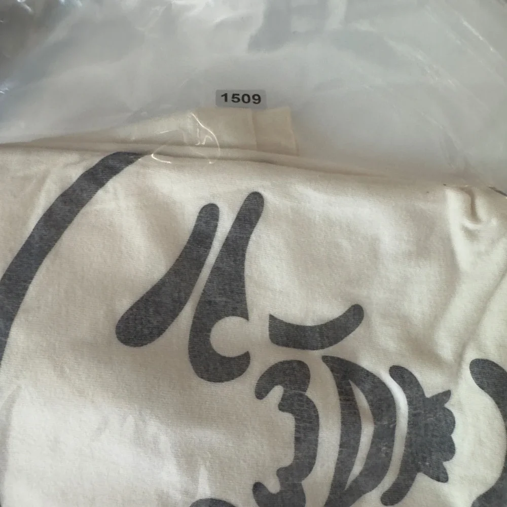 1509 | True Religion SS Matte Foil Buddha Tee Graphic White Mens XL